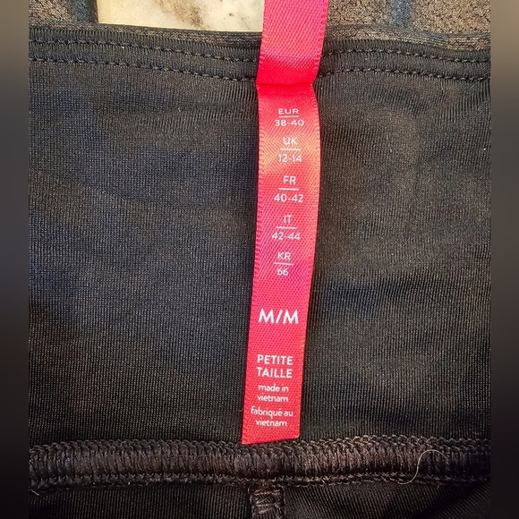 Spanx Faux Leather Leggings Petite M Black High Waist Shaping Pants - Picture 4 of 7